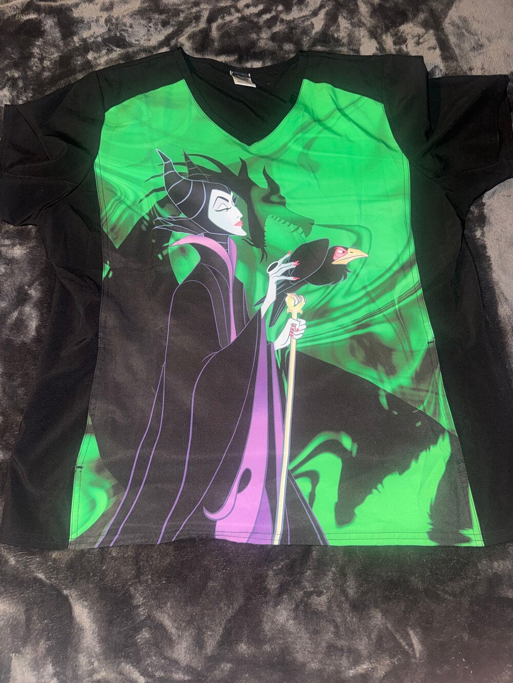 Disney Maleficent  V-Neck scrub top size xl